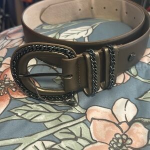 VINCE  CAMUTO Grey Belt with Chain Detail
